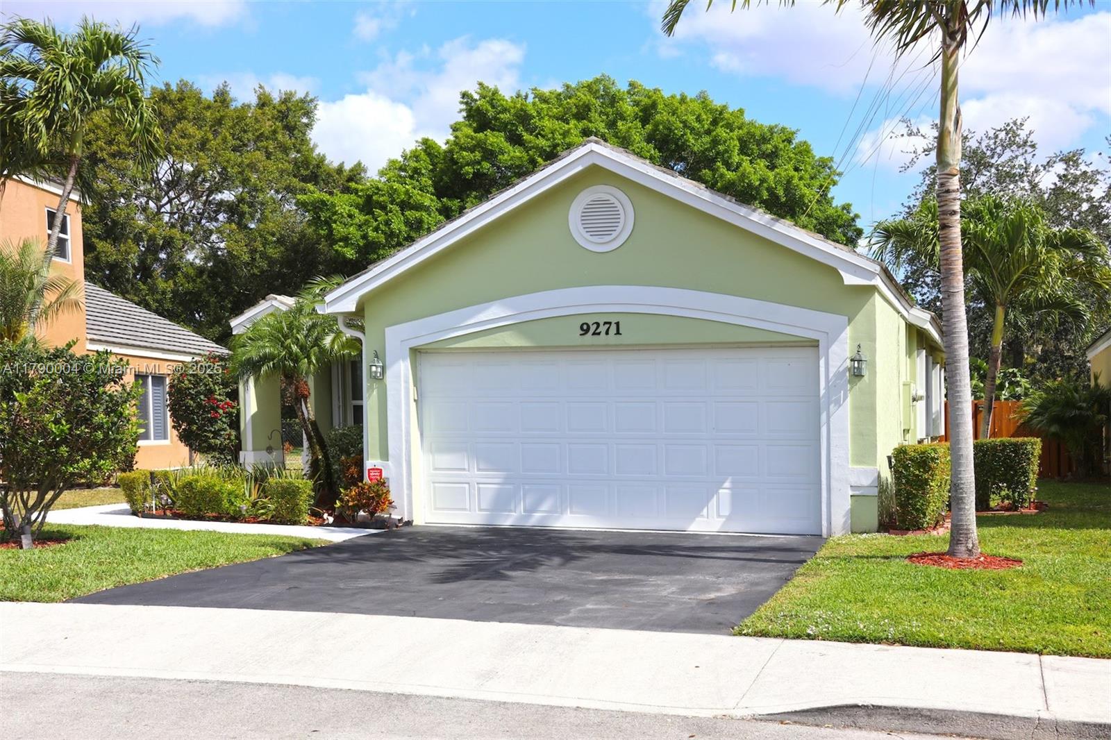 9271 Arborwood Cir Property Photo