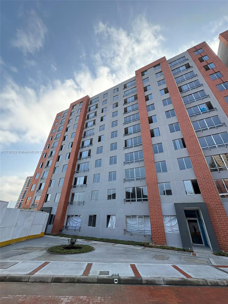 Calle 199 #54d-23, Bogota Calle 199 #54d-23, Bogota, Colombia 14 Property Photo
