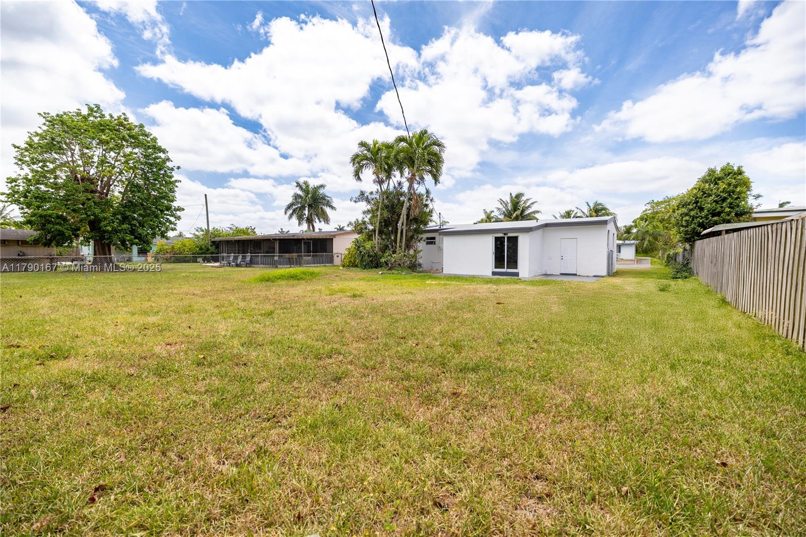1625 Nw 9th Ct Property Photo 22