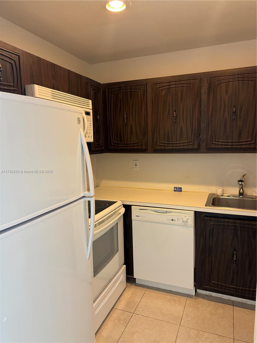 1420 Brickell Bay Dr 103a1 Property Photo 9