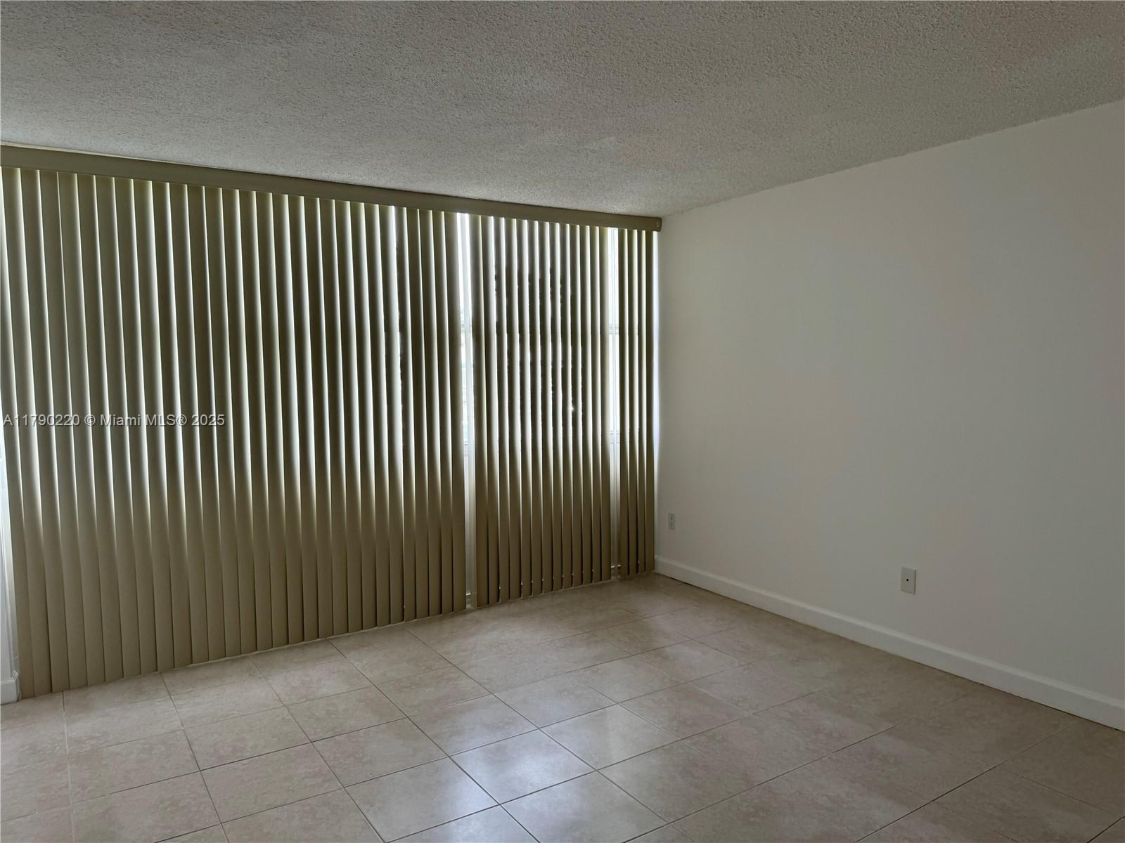 1420 Brickell Bay Dr 103a1 Property Photo 11