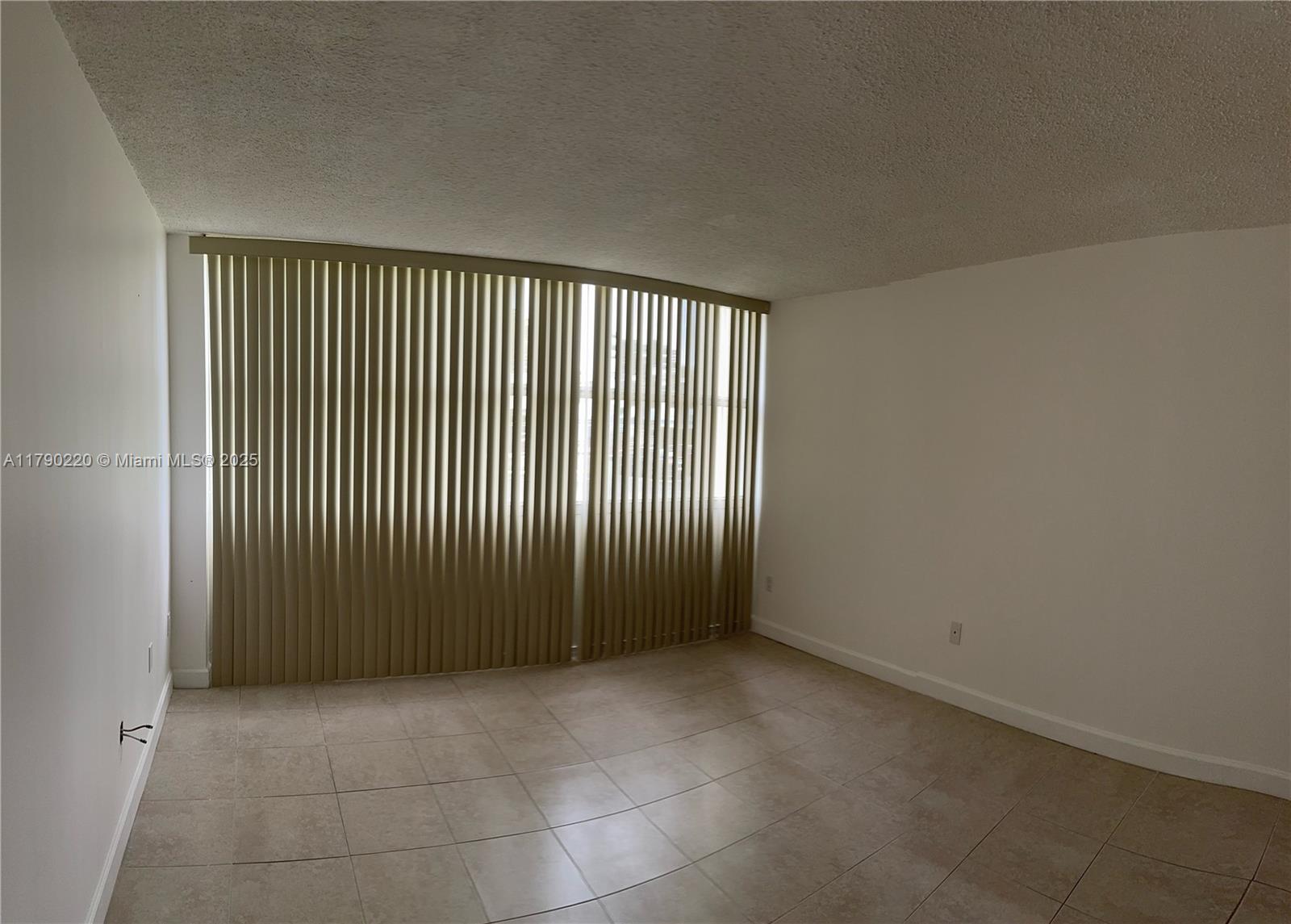 1420 Brickell Bay Dr 103a1 Property Photo 12