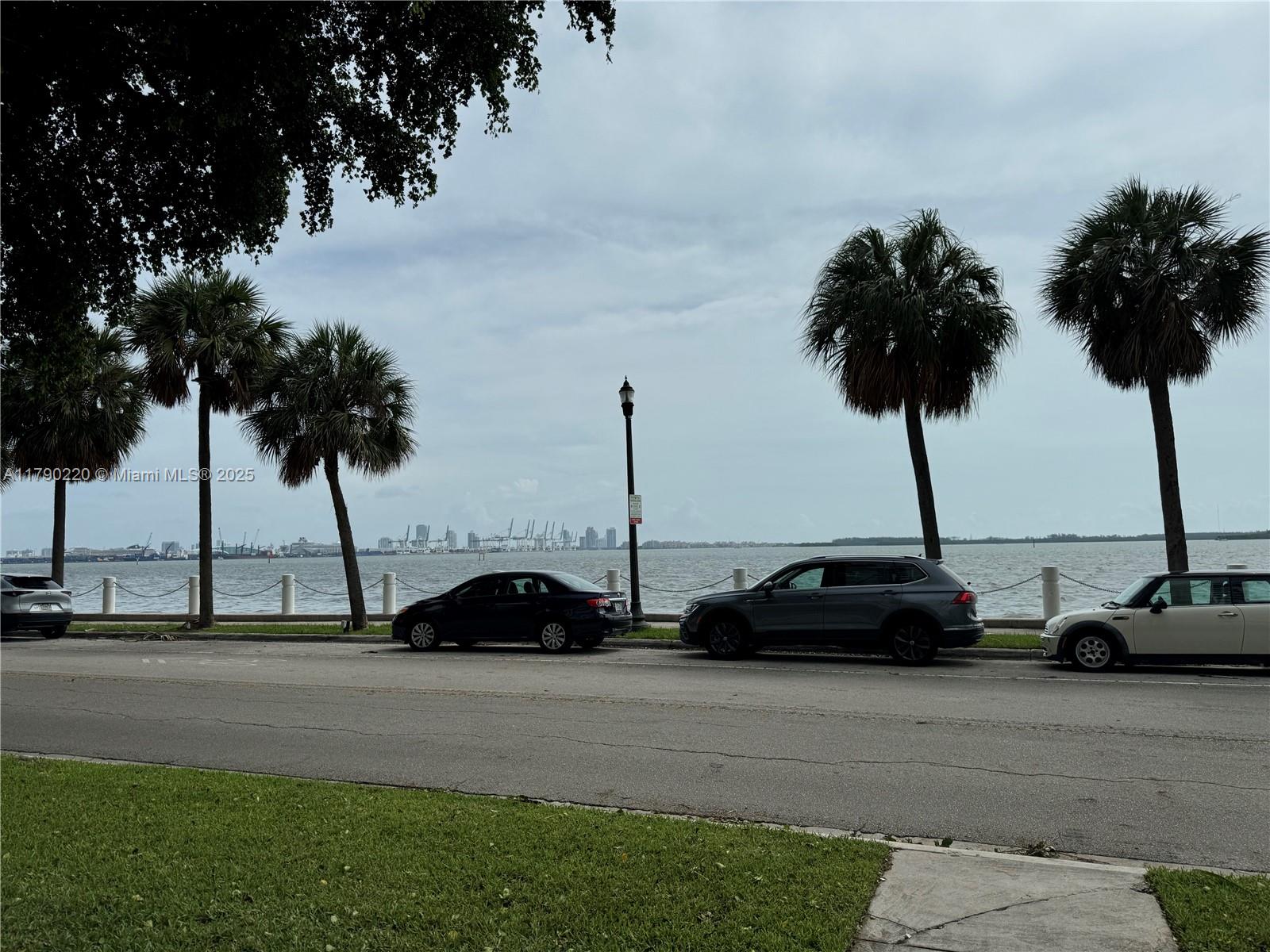 1420 Brickell Bay Dr 103a1 Property Photo 19
