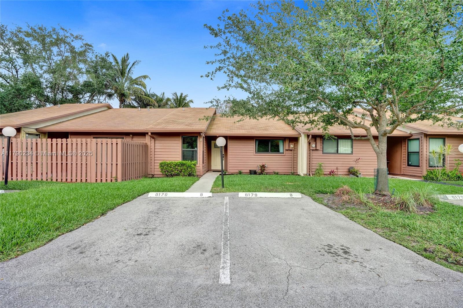6179 Pine Tree Ln B Property Photo