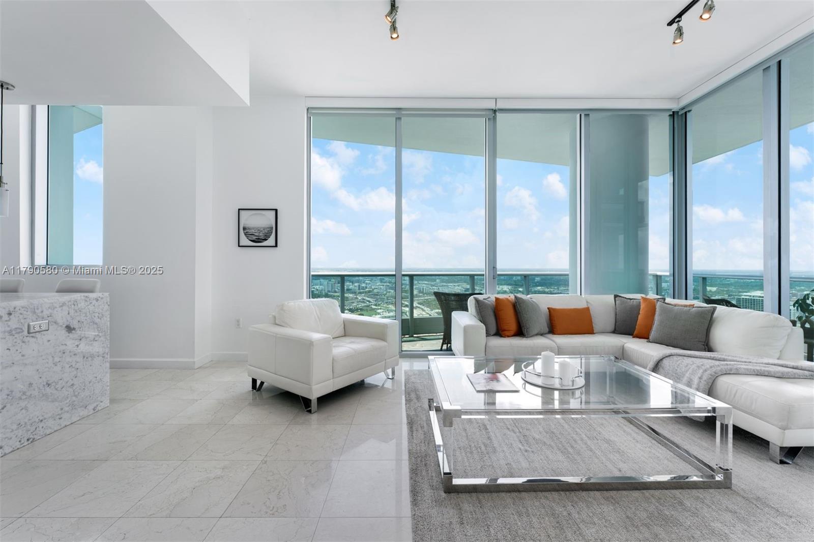 900 Biscayne Blvd 5812 Property Photo 1