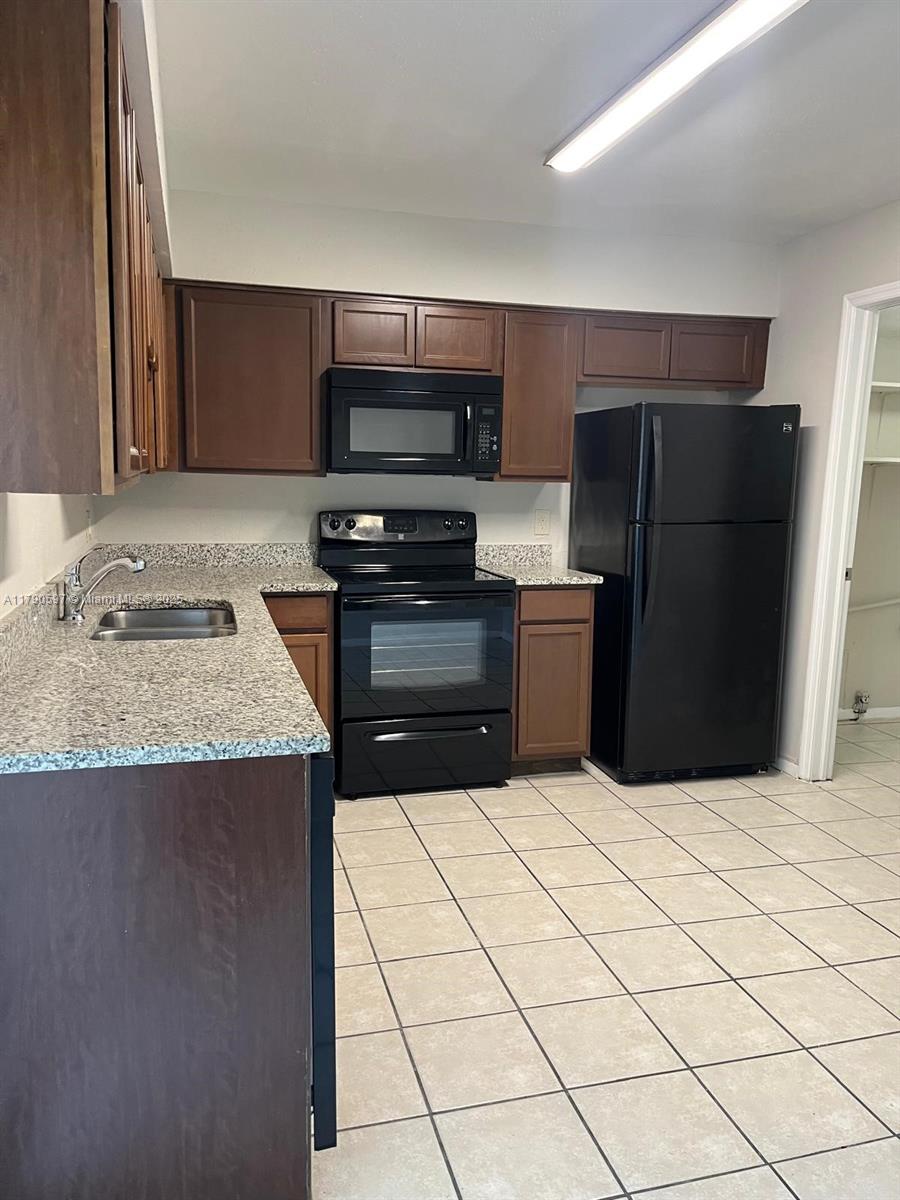 4002 Dolomite A Property Photo 1