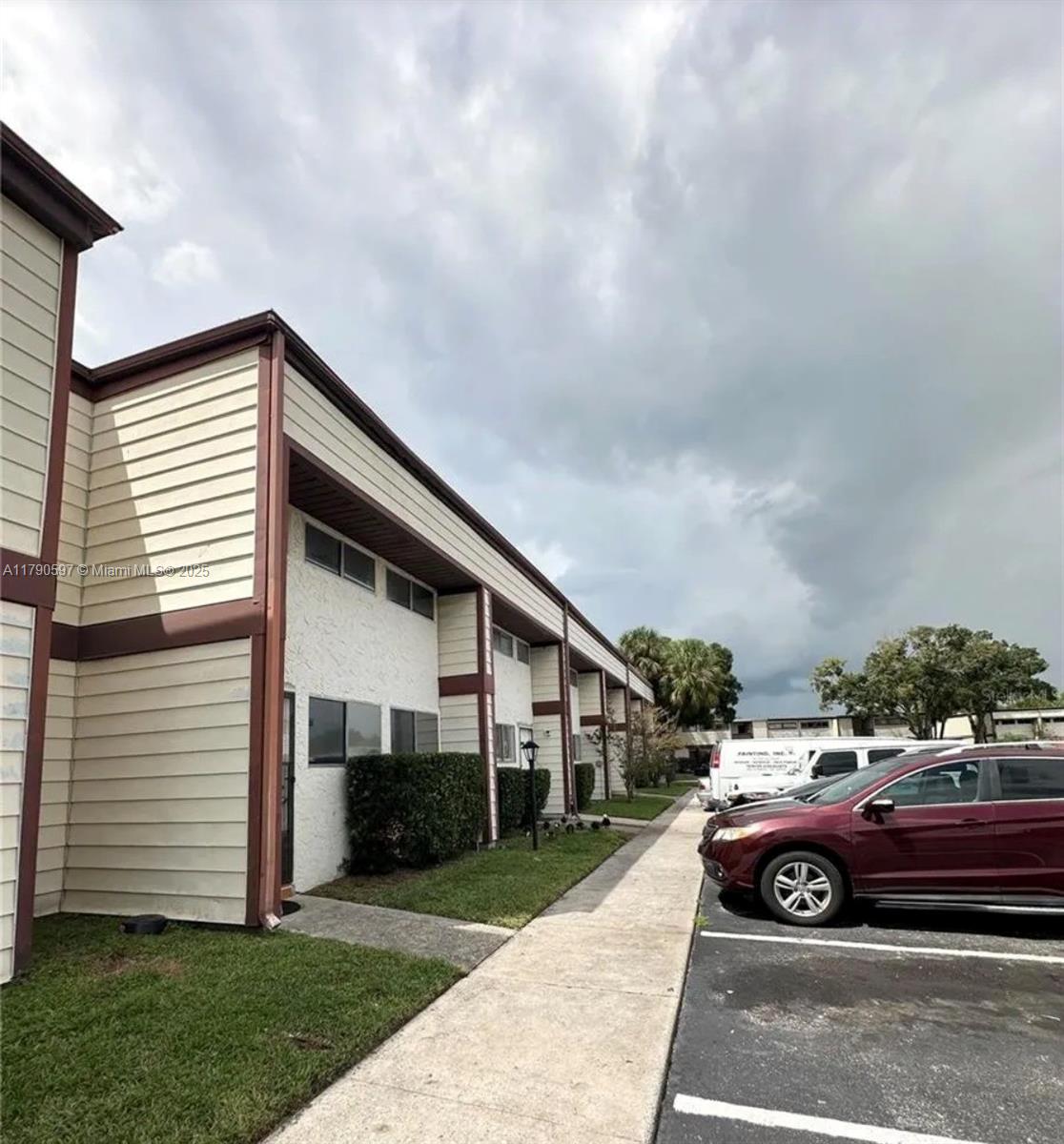 4002 Dolomite A Property Photo 3