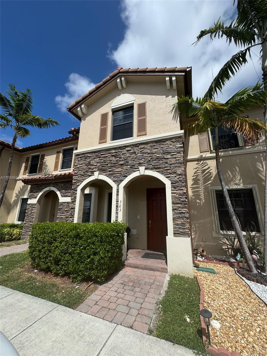 A11790604 Property Photo 2