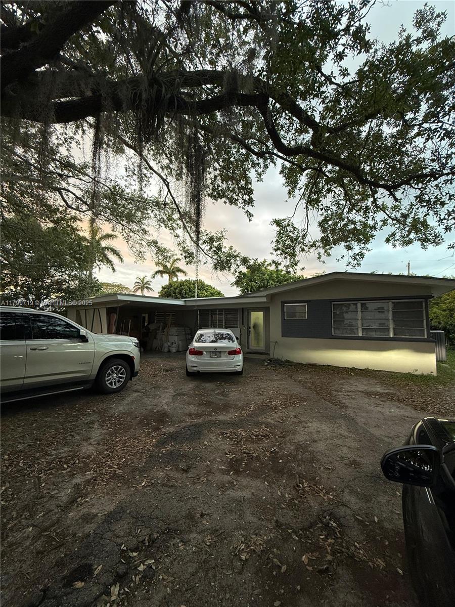 27 Ne 18th St Property Photo
