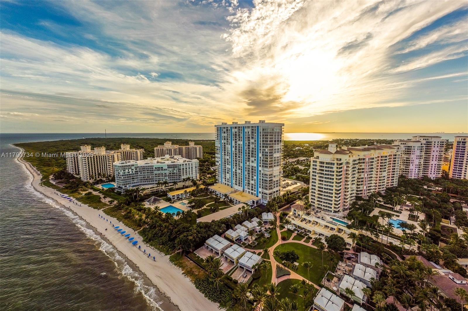 881 Ocean Dr Th31 Property Photo