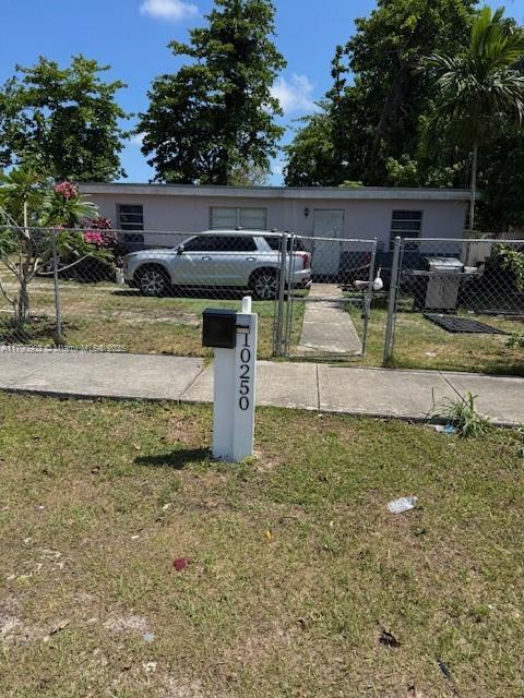 10250 SW 177th St Property Photo 1