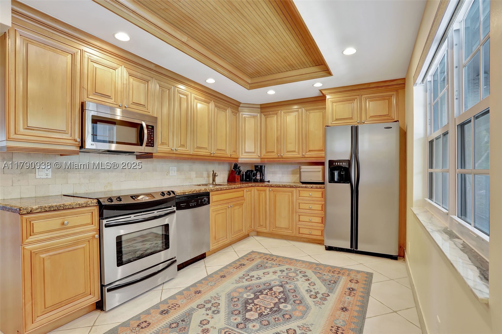 4020 W Palm Aire Dr 204 Property Photo 2