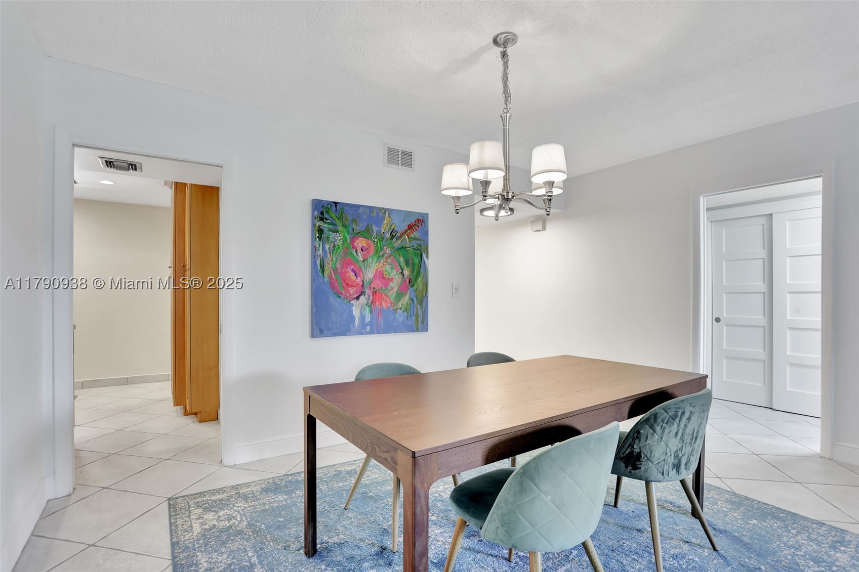 4020 W Palm Aire Dr 204 Property Photo 10