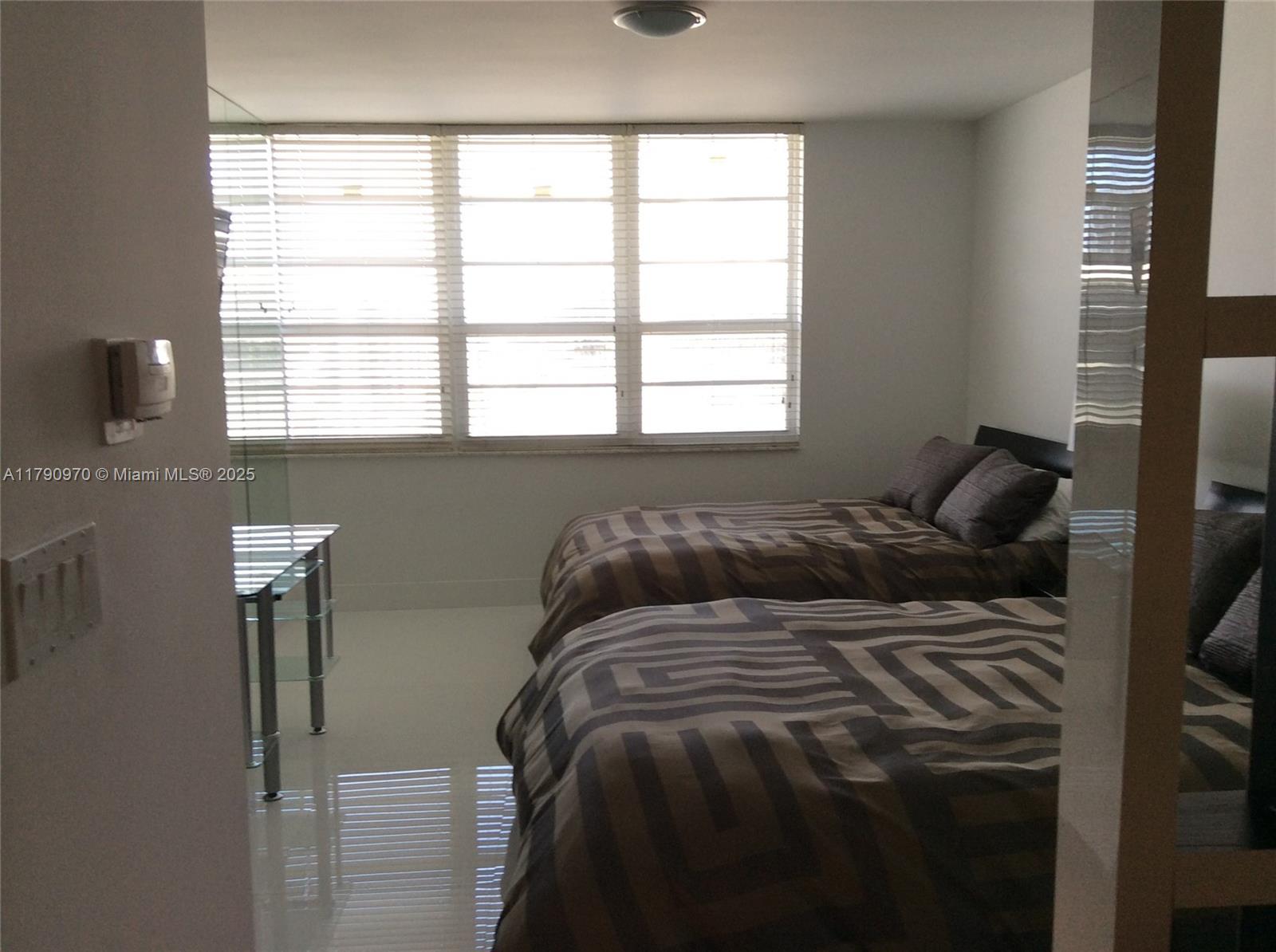 100 Lincoln Rd 1214 Property Photo