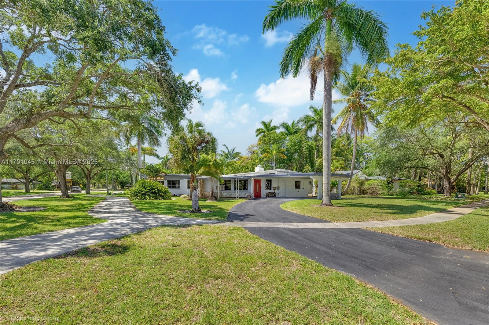 801 Orchid Dr Property Photo