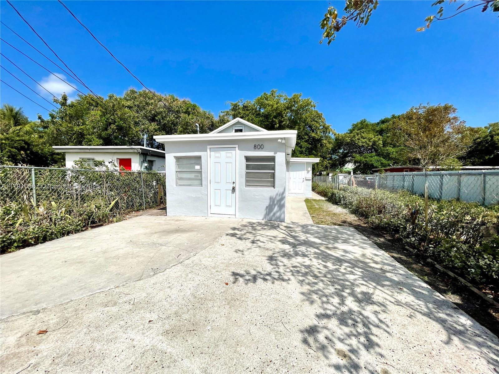 800 Nw 3rd Ter Property Photo