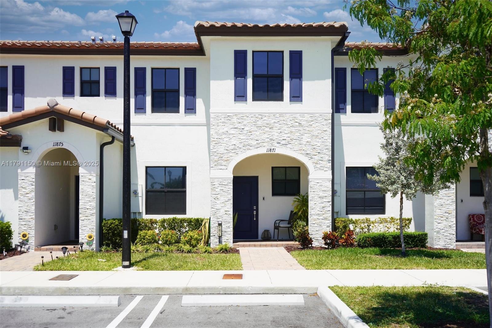 11871 SW 247 TERR Property Photo 1