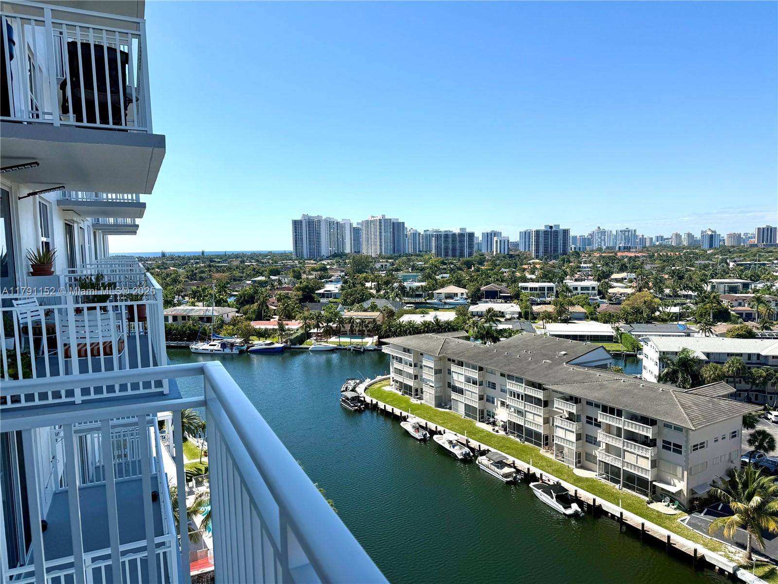 427 Golden Isles Dr 12d Property Photo