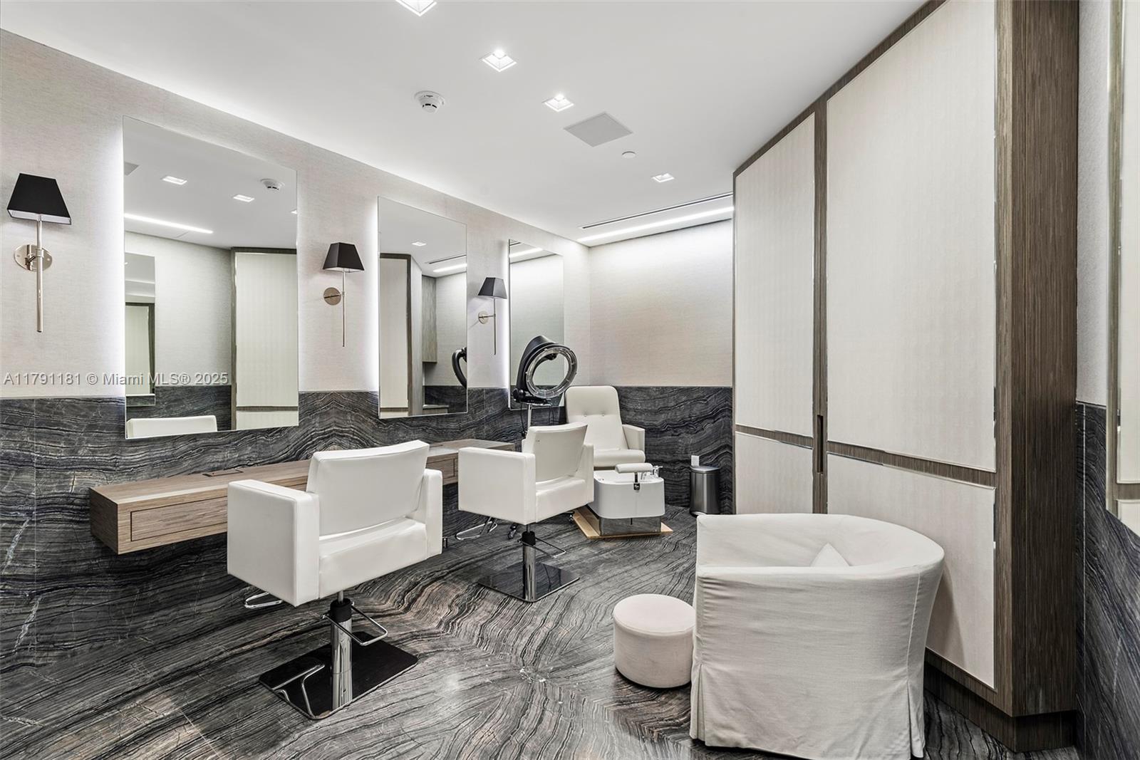 7055 Fisher Island Dr 7055 Property Photo 16