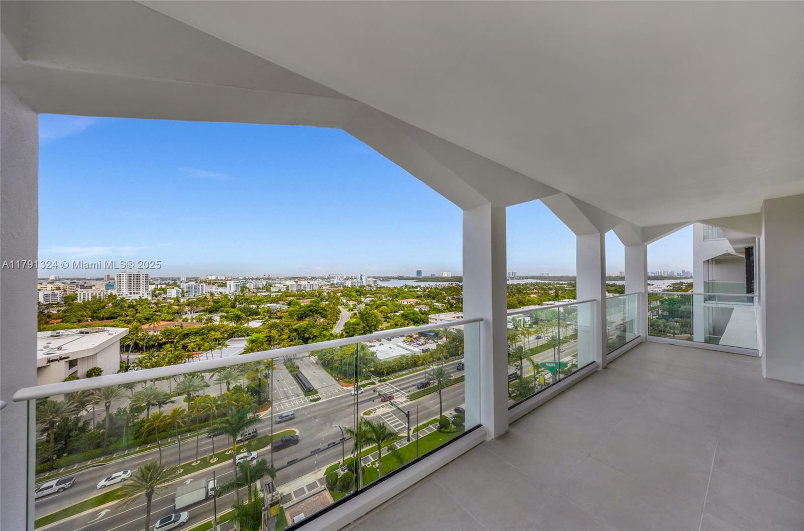 9801 Collins Ave 17r Property Photo 35