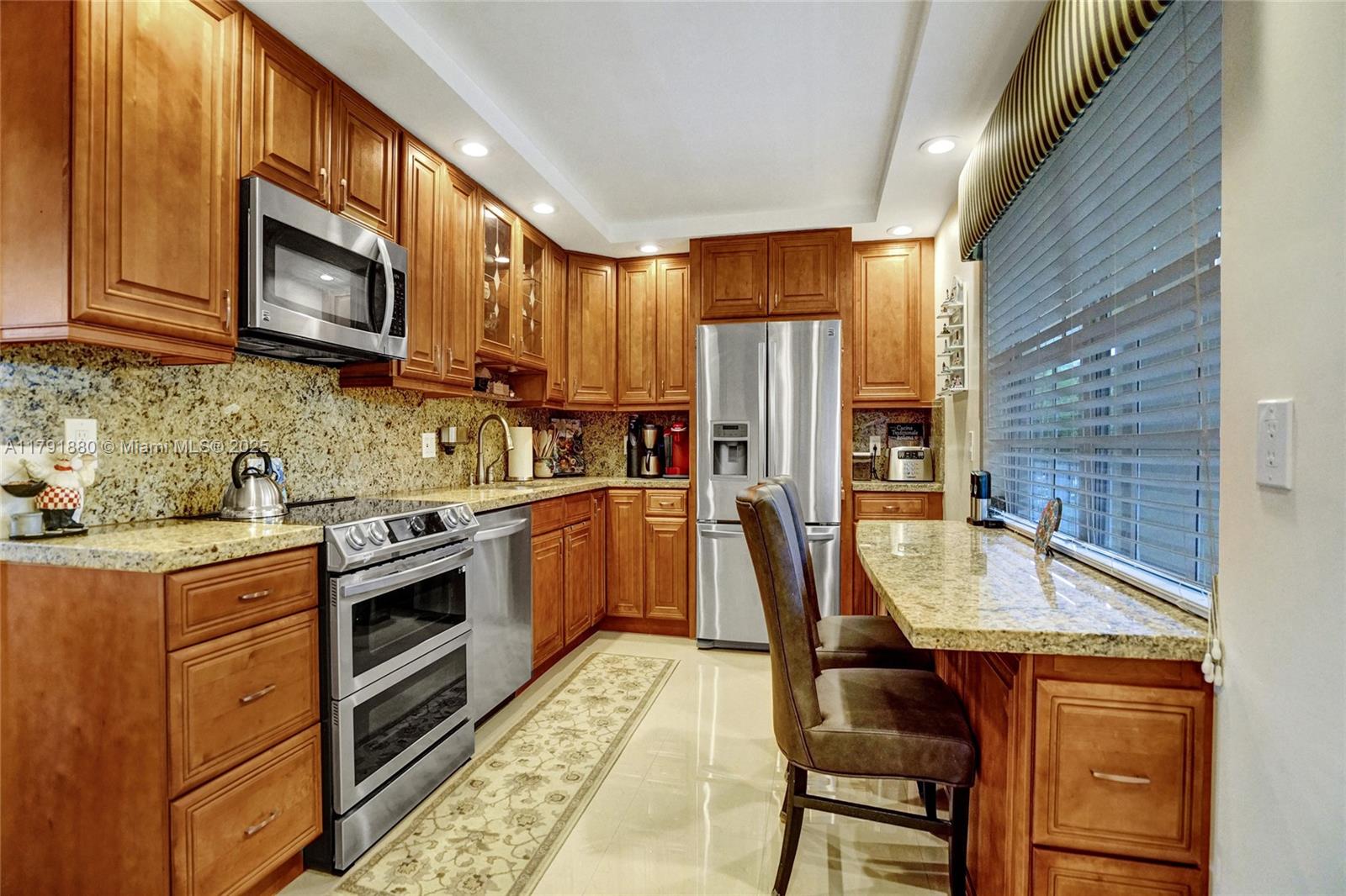 3520 Oaks Way Property Photo 1