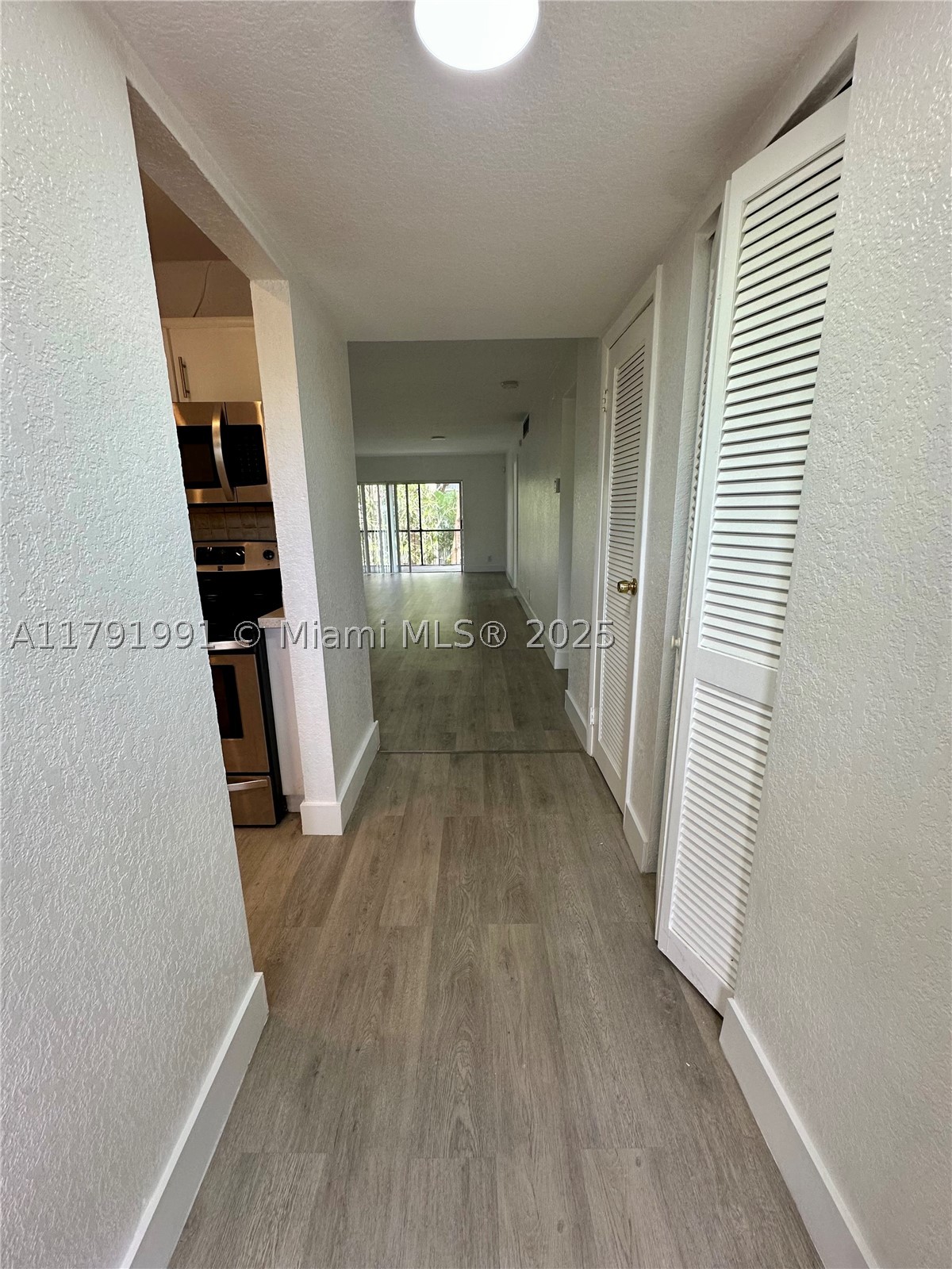 6201 N Falls Cir Dr 212 Property Photo 6