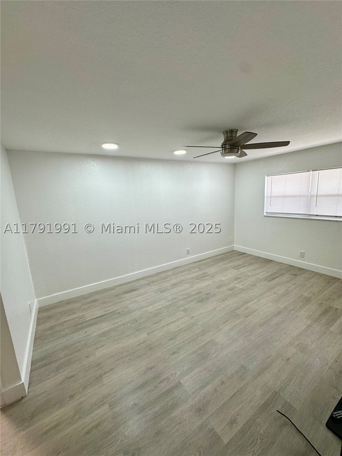 6201 N Falls Cir Dr 212 Property Photo 15