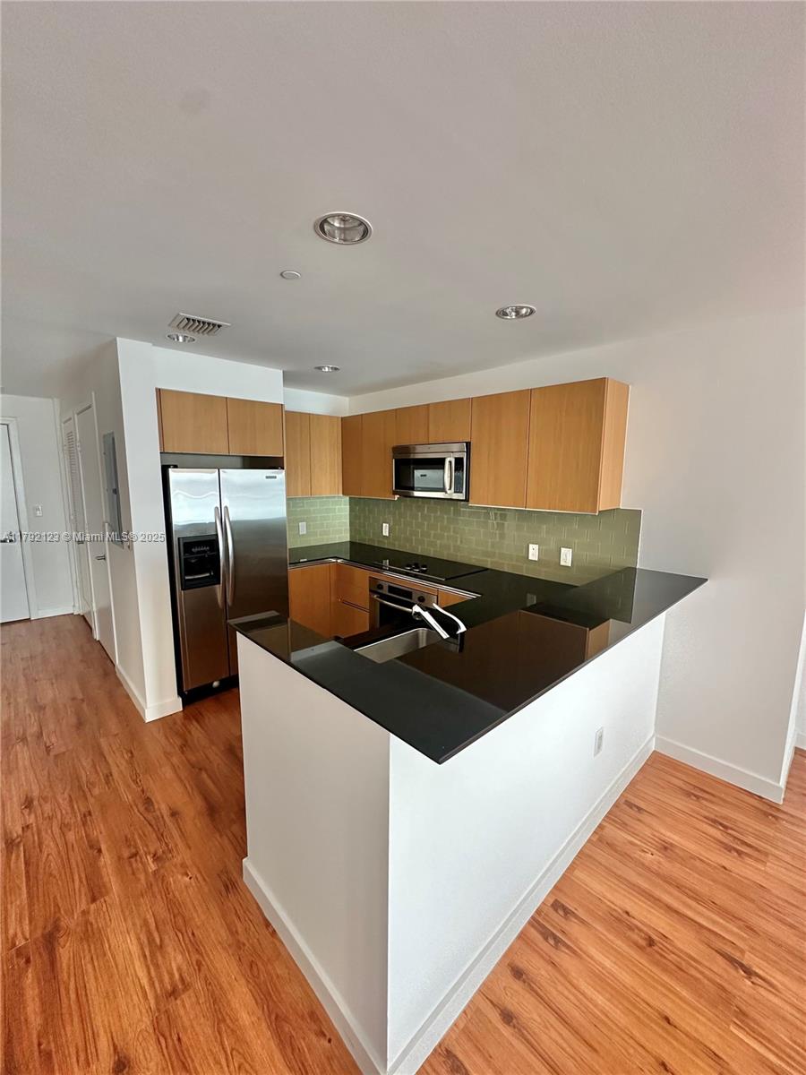 1060 Brickell Ave 3913 Property Photo
