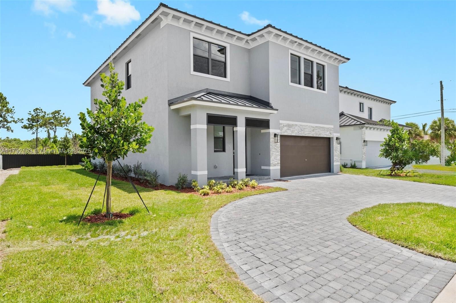 A11792163 Property Photo 1
