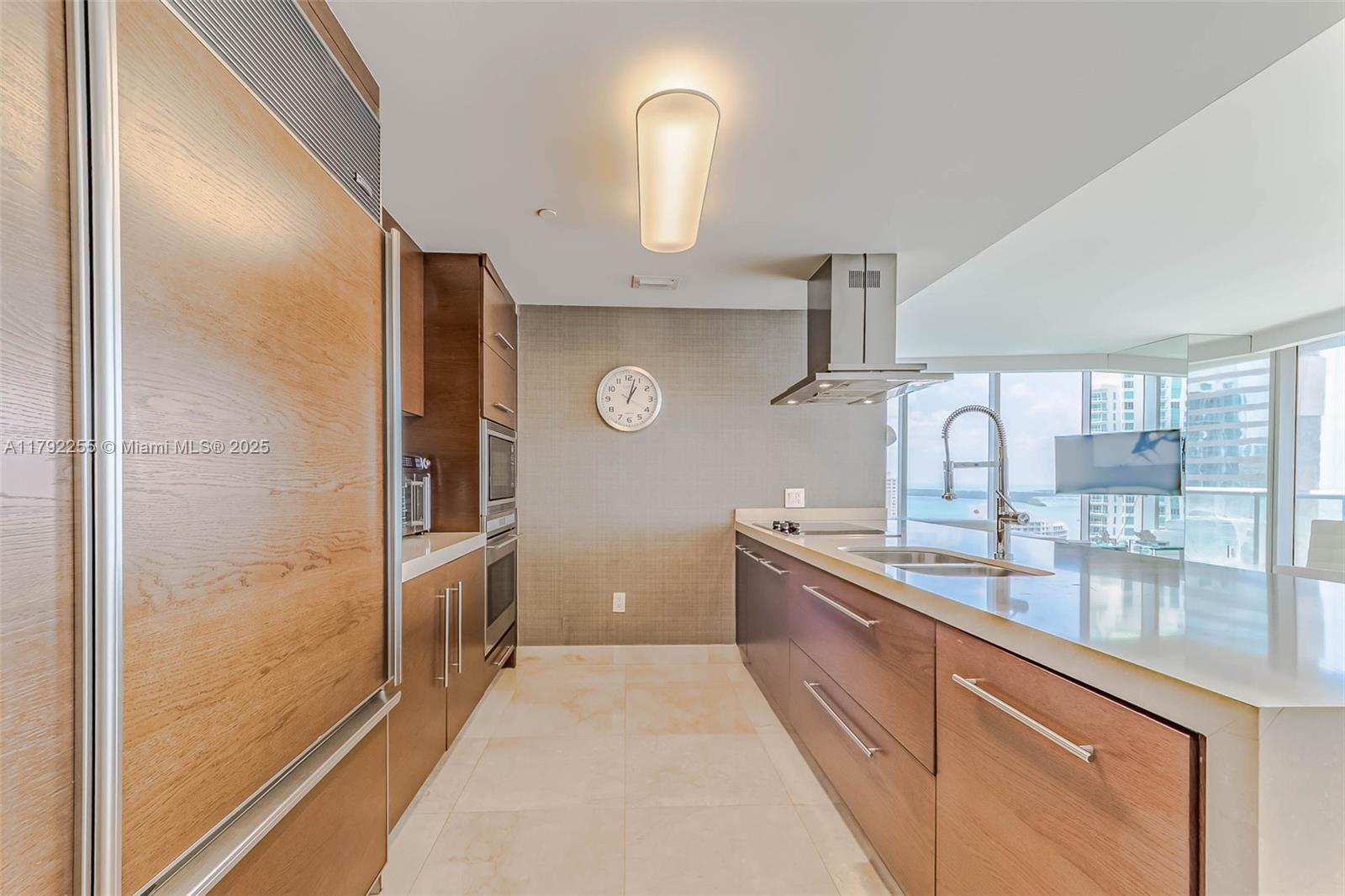 495 Brickell Ave 2801 Property Photo 3
