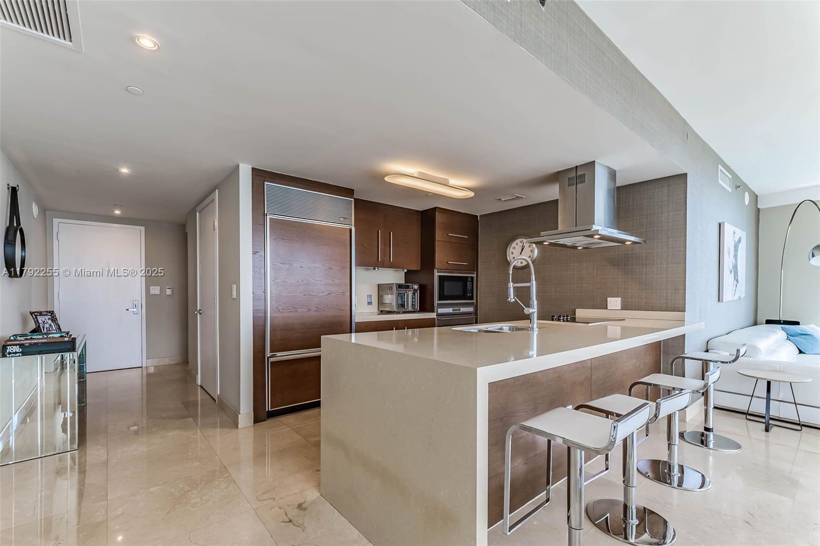 495 Brickell Ave 2801 Property Photo 4