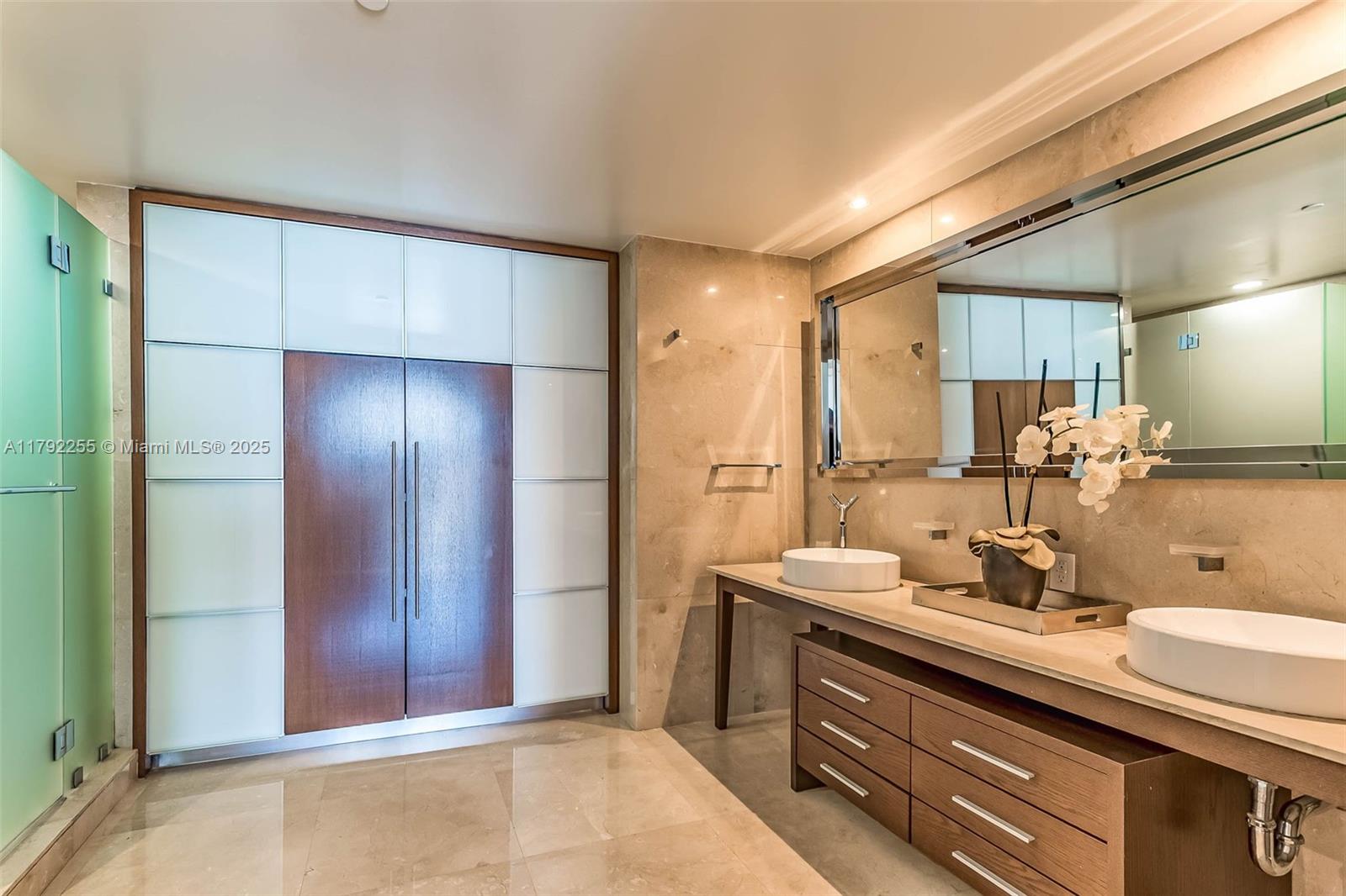 495 Brickell Ave 2801 Property Photo 10