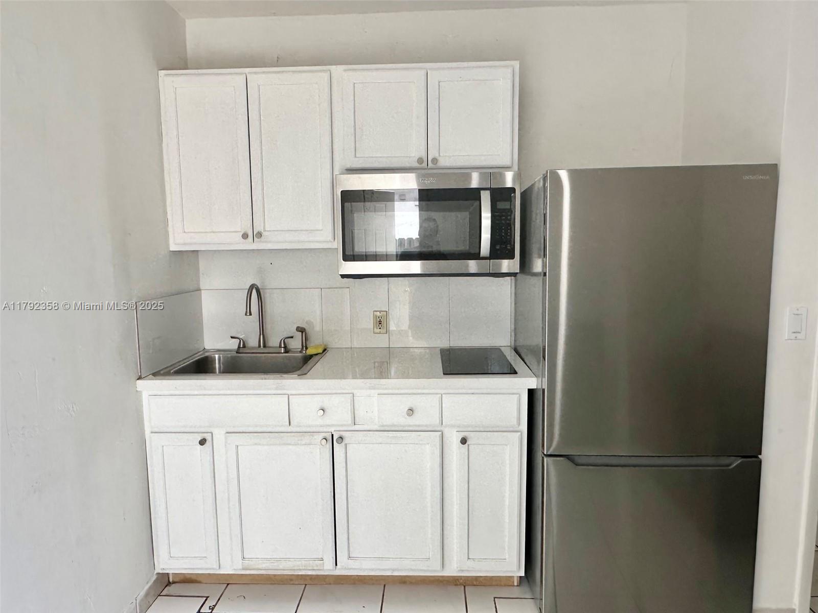 Apollo Real Estate Listings Main Image