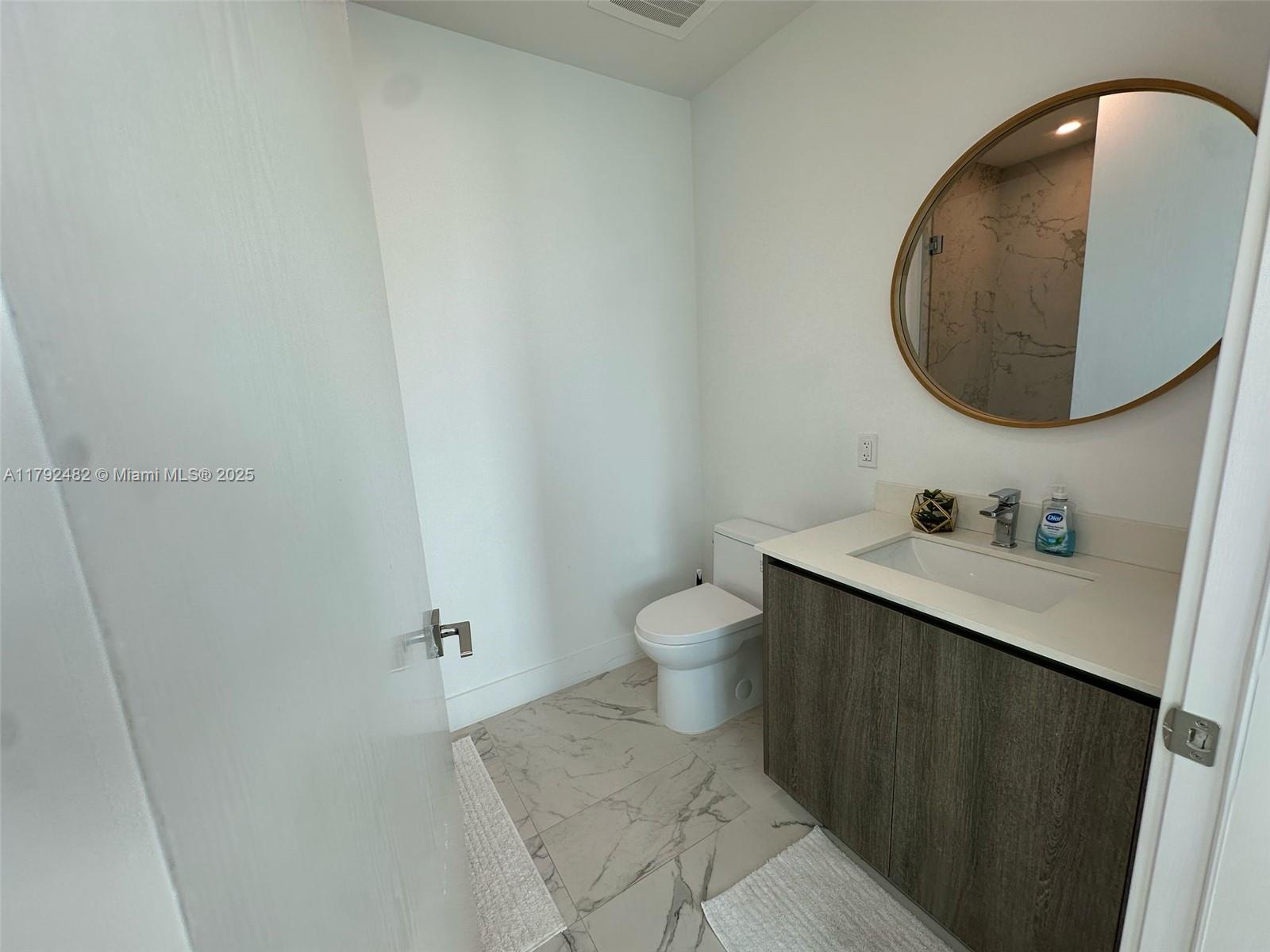 17550 Collins Ave 902 Property Photo 19