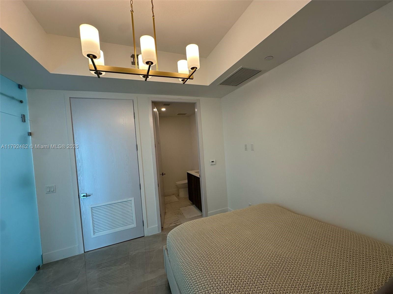 17550 Collins Ave 902 Property Photo 21