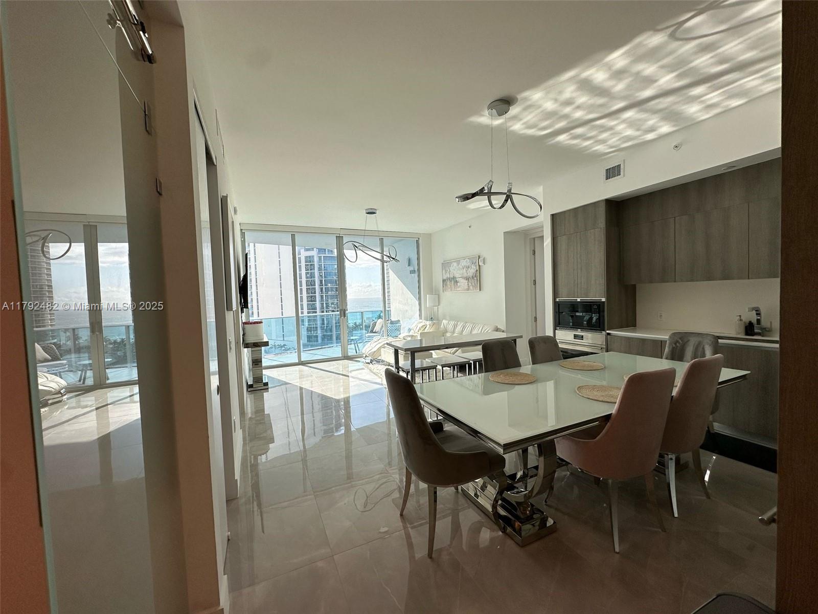 17550 Collins Ave 902 Property Photo 25