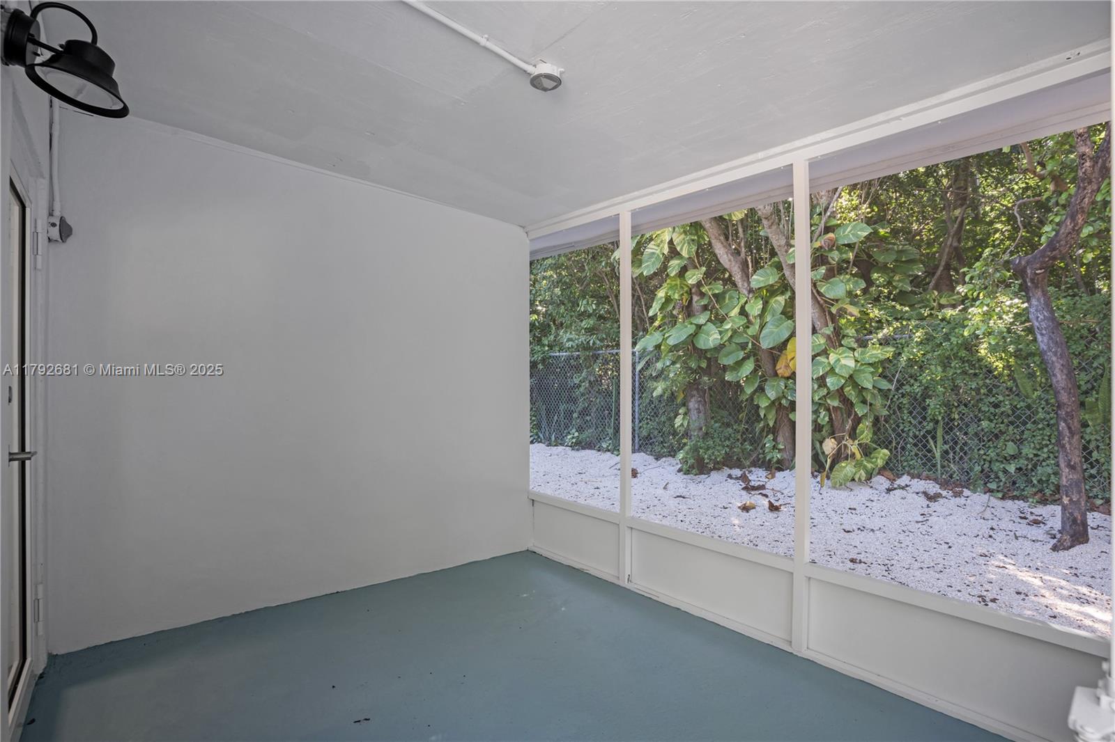 119 Poinciana Dr Property Photo 13
