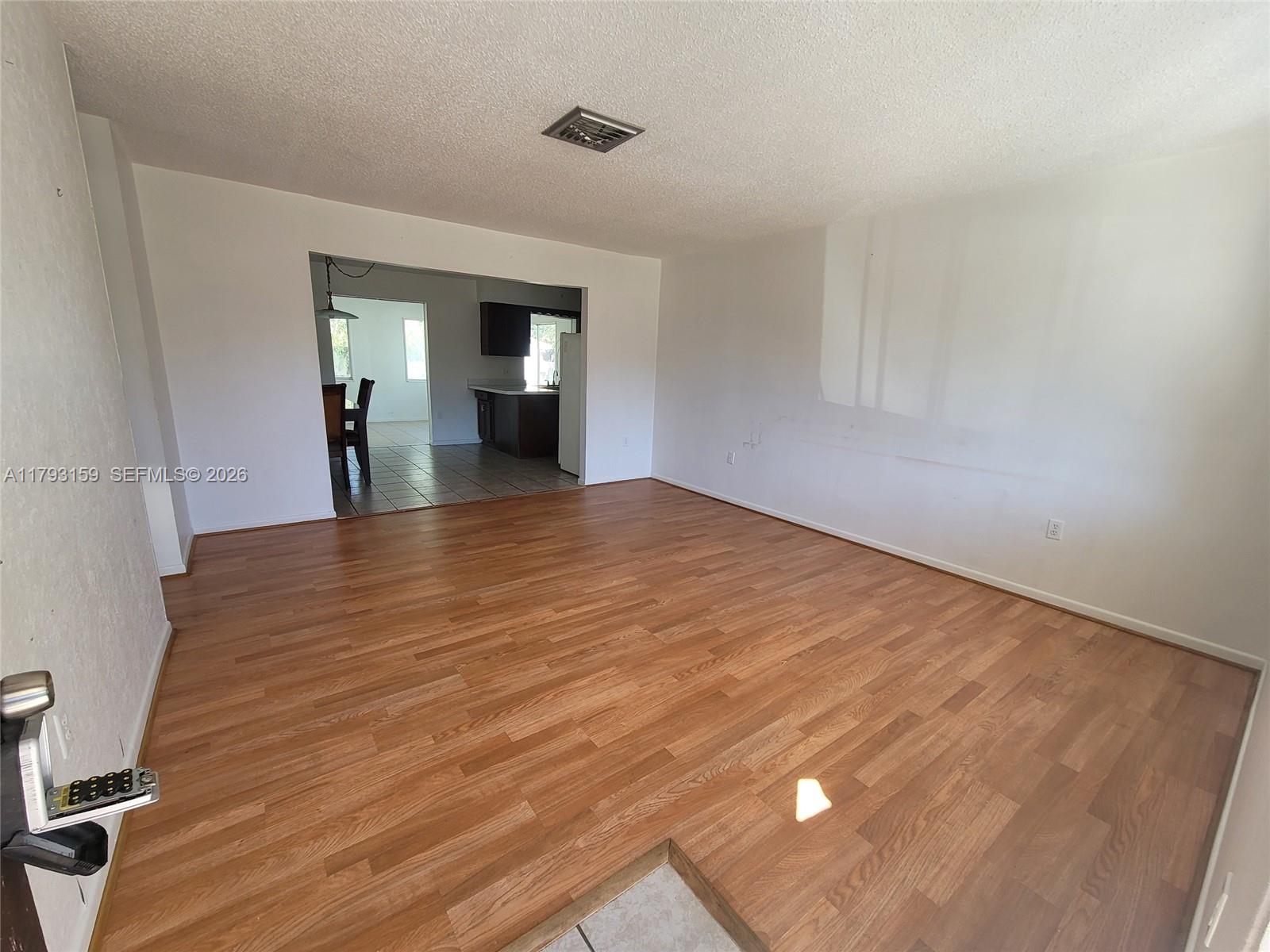 1112 Evanston St Property Photo 13