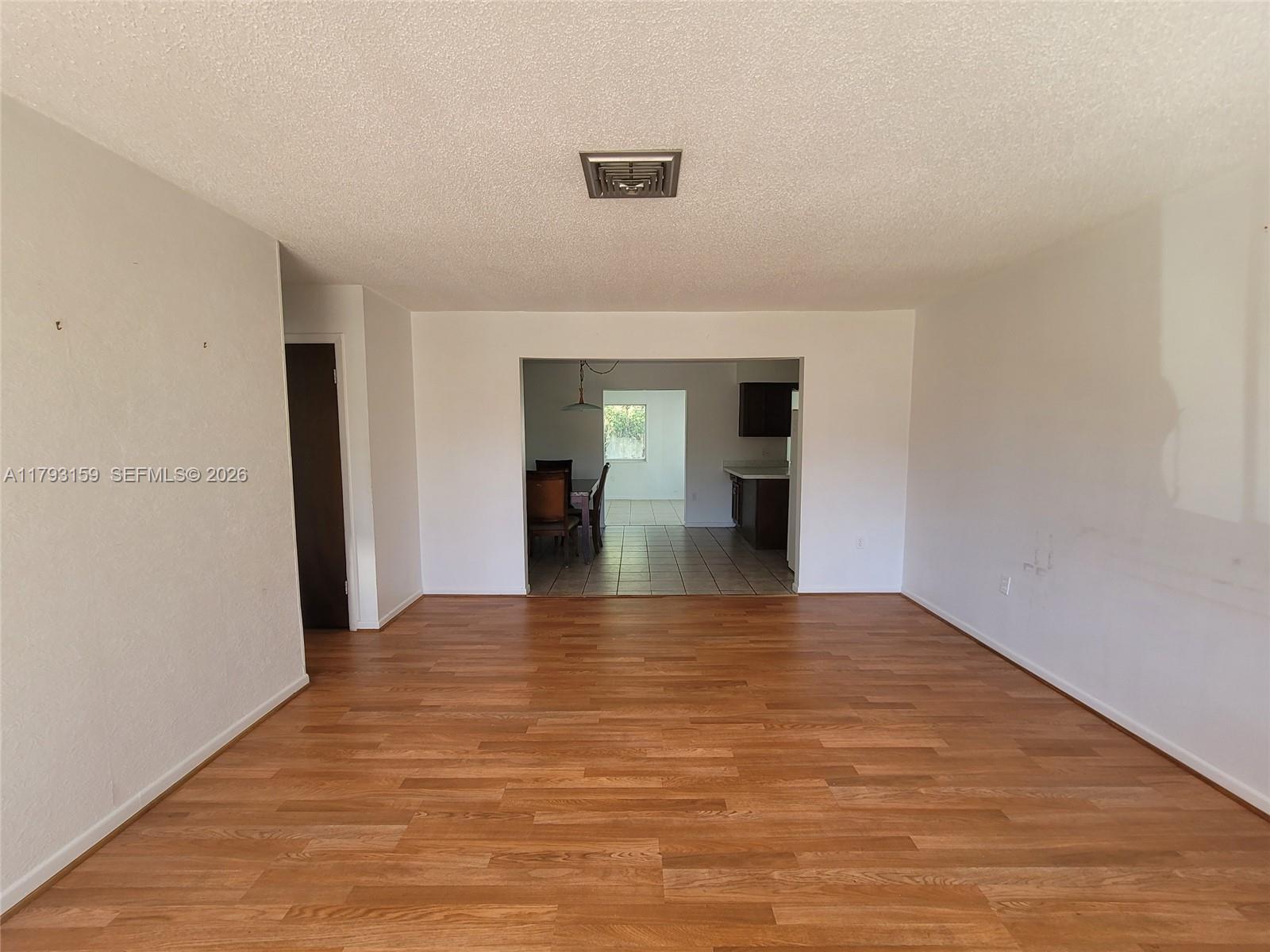 1112 Evanston St Property Photo 14