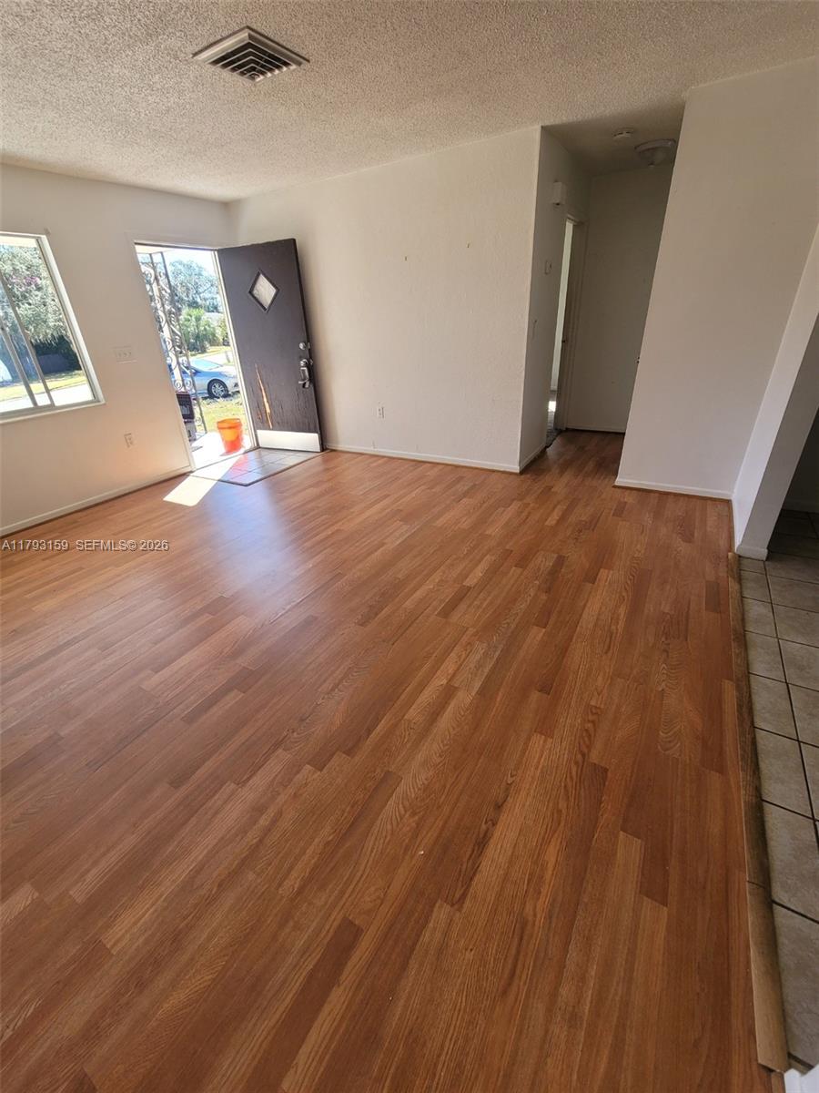 1112 Evanston St Property Photo 15