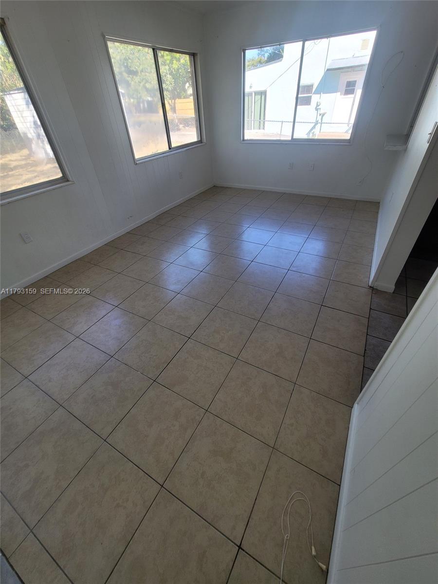 1112 Evanston St Property Photo 25