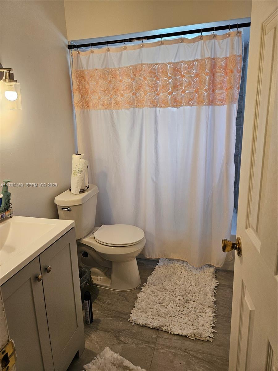 1112 Evanston St Property Photo 28