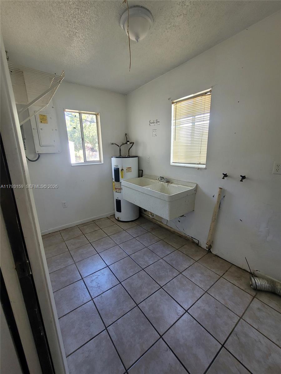 1112 Evanston St Property Photo 31