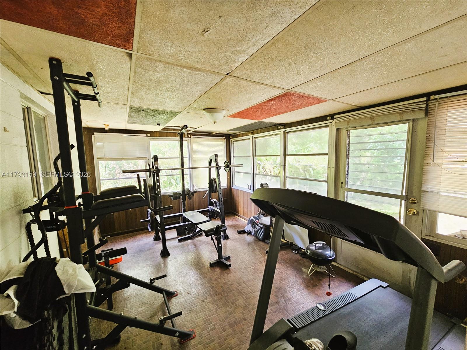 1112 Evanston St Property Photo 33