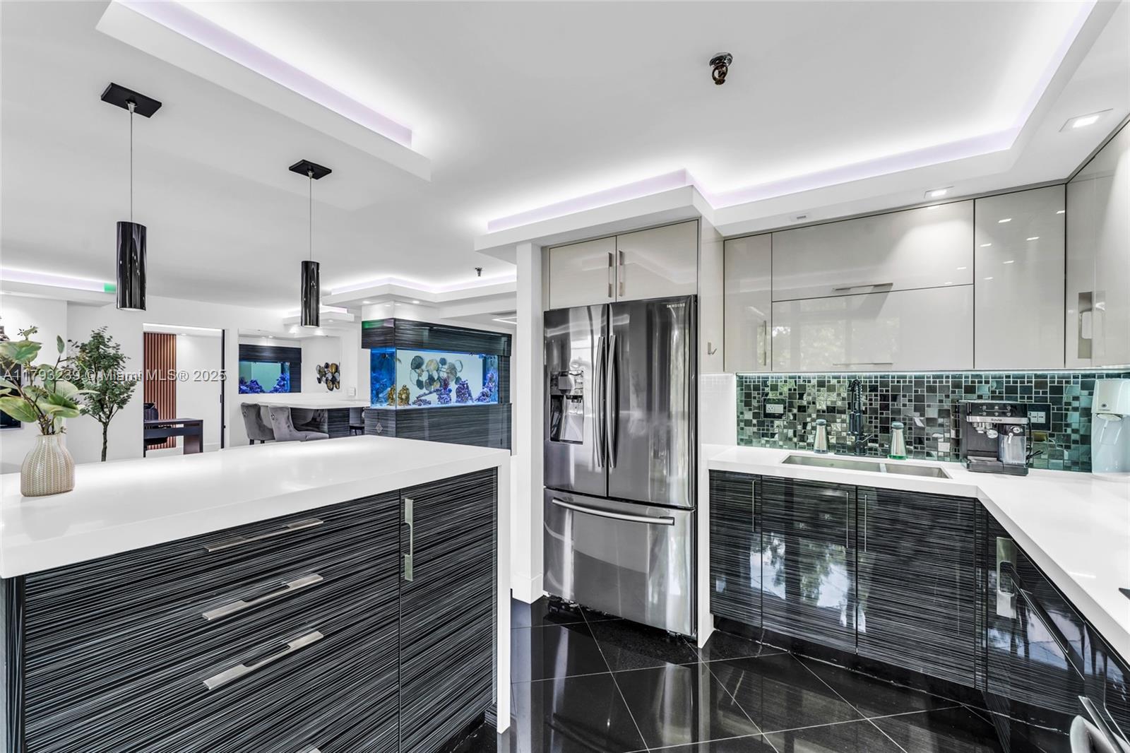 665 NE 195th St 326 Property Photo 1