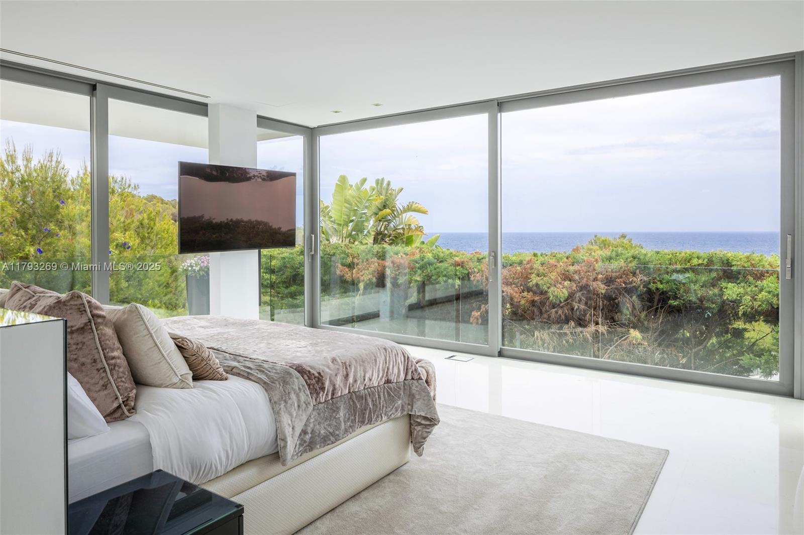 A11793269 Property Photo 37