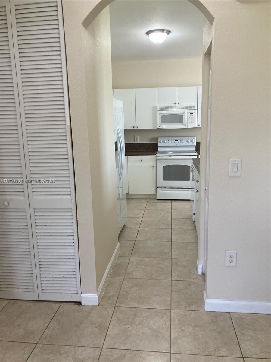 153 Se 28th Pl Property Photo 5