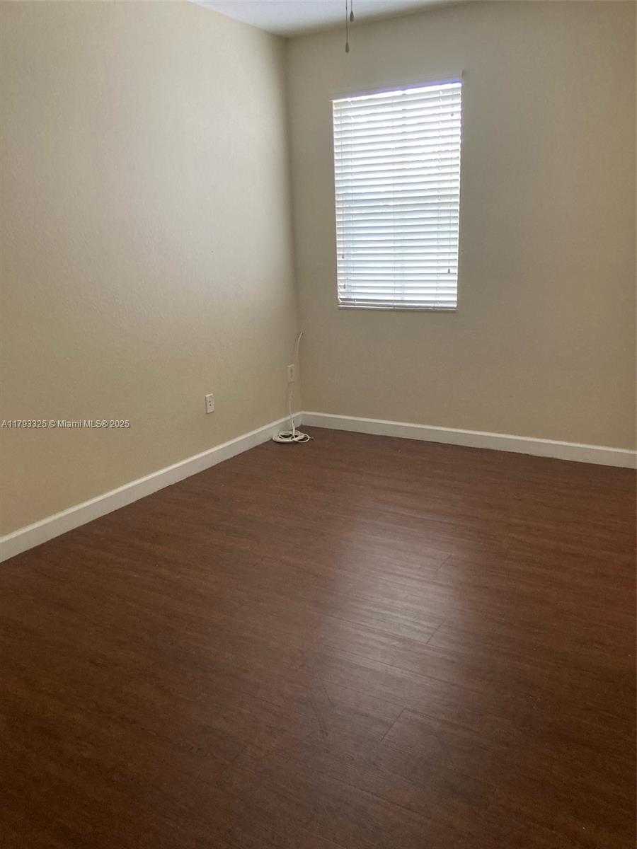 153 Se 28th Pl Property Photo 9