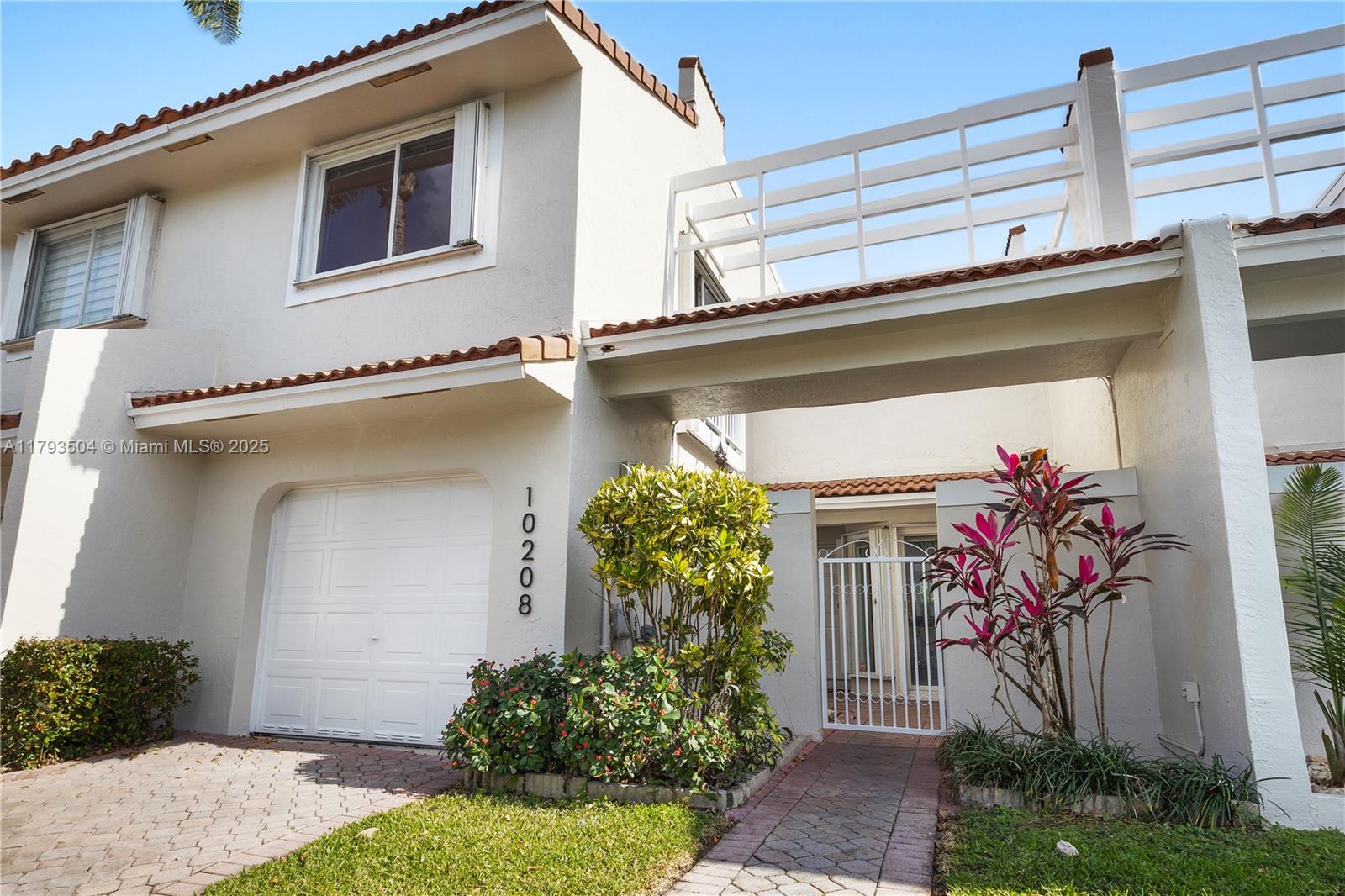 10208 NW 51st Ter 10208 Property Photo 1