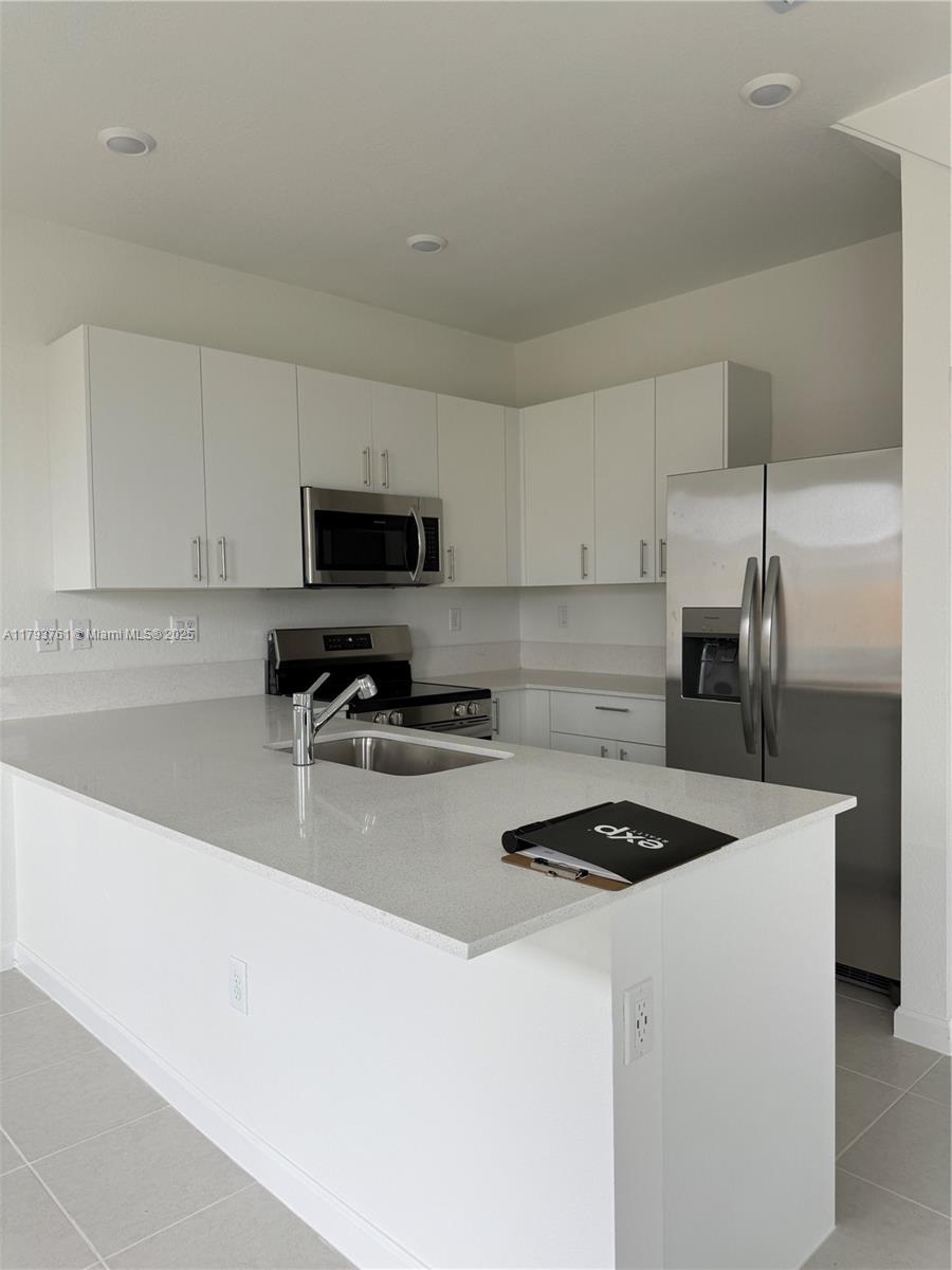 692 Se 13 Ct Property Photo 4